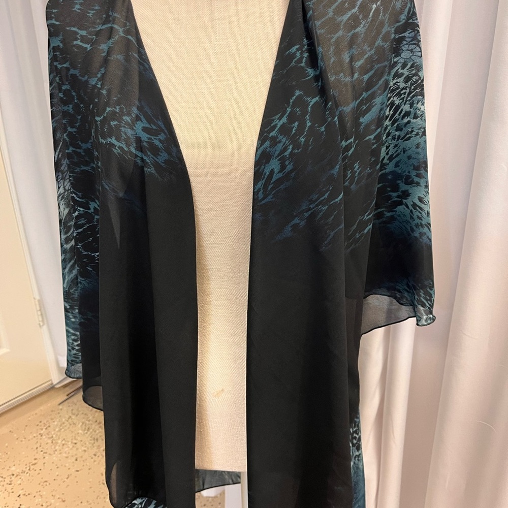 Chic Black and Blue Sheer Kimono